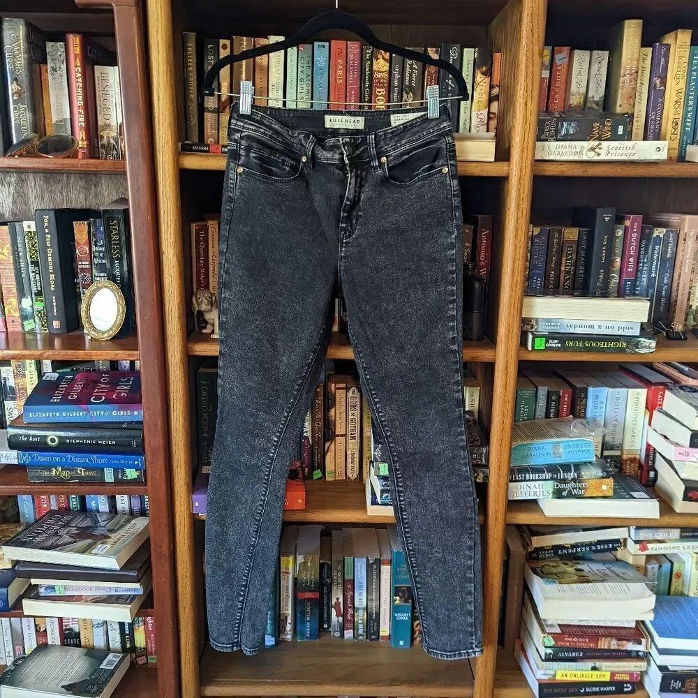 𝅺bullhead denim co. high rise skinniest sz 7 dark grey distressed stretch denim